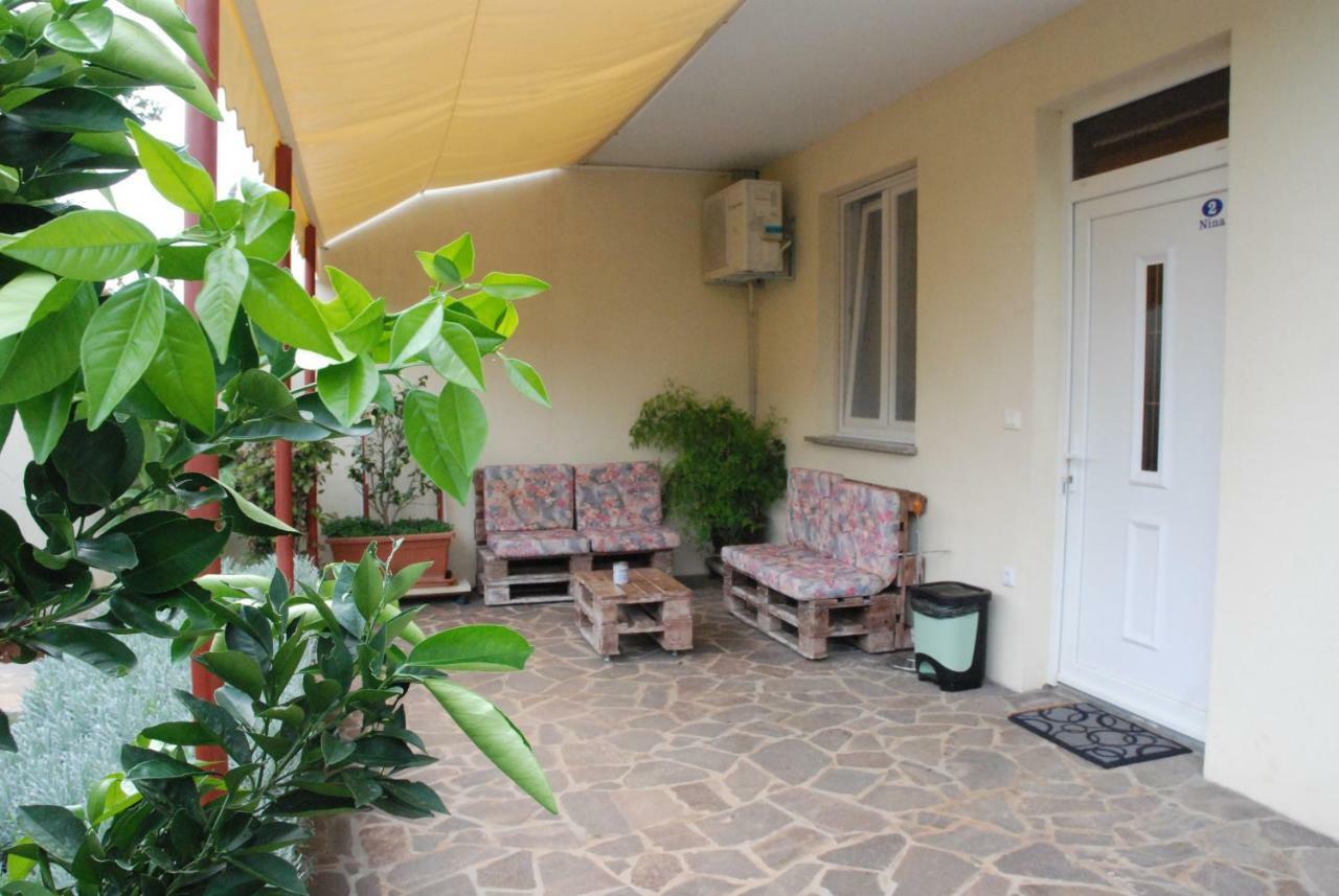 Apartmani Radin Rosini Luaran gambar