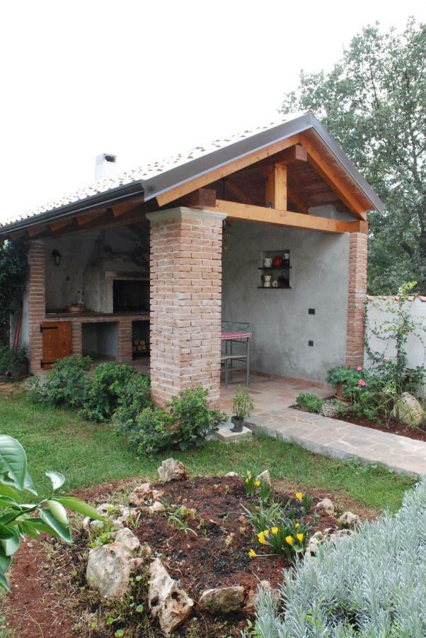 Apartmani Radin Rosini Luaran gambar