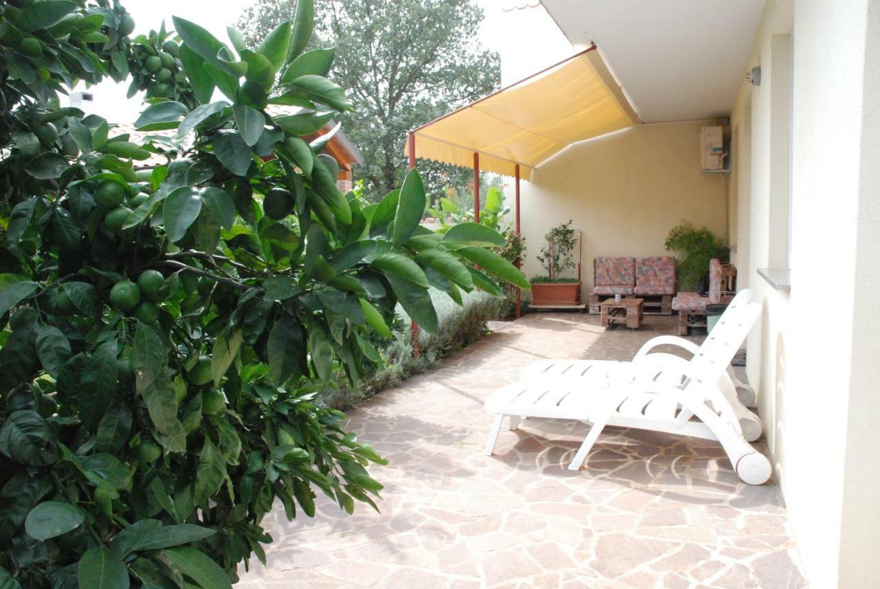 Apartmani Radin Rosini Luaran gambar