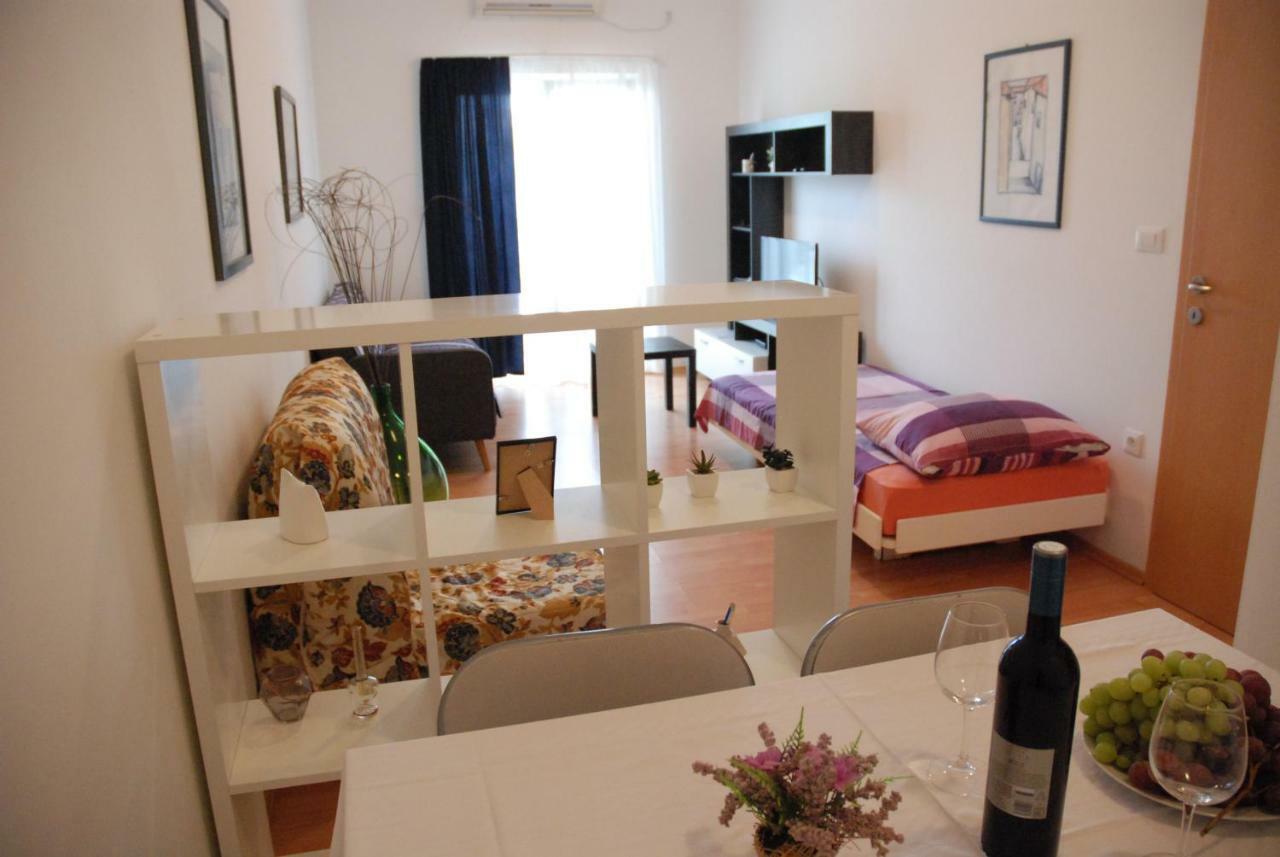 Apartmani Radin Rosini Luaran gambar