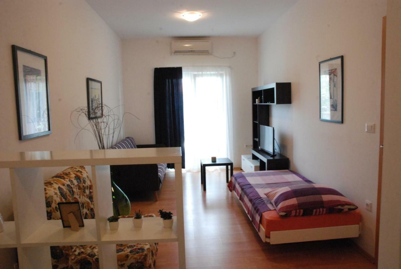 Apartmani Radin Rosini Luaran gambar