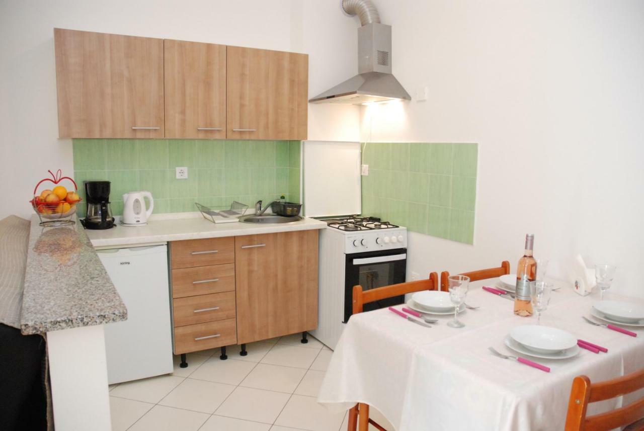 Apartmani Radin Rosini Luaran gambar