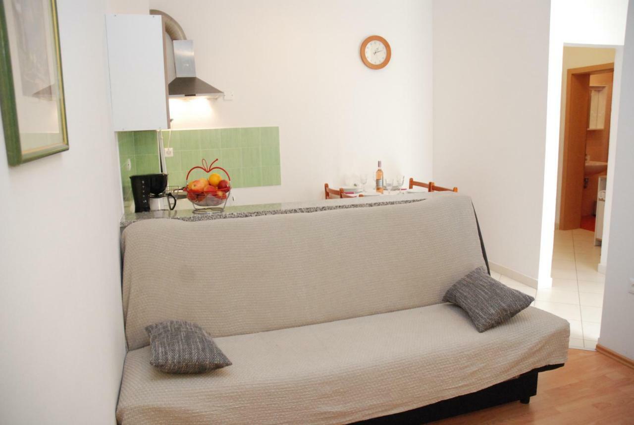 Apartmani Radin Rosini Luaran gambar