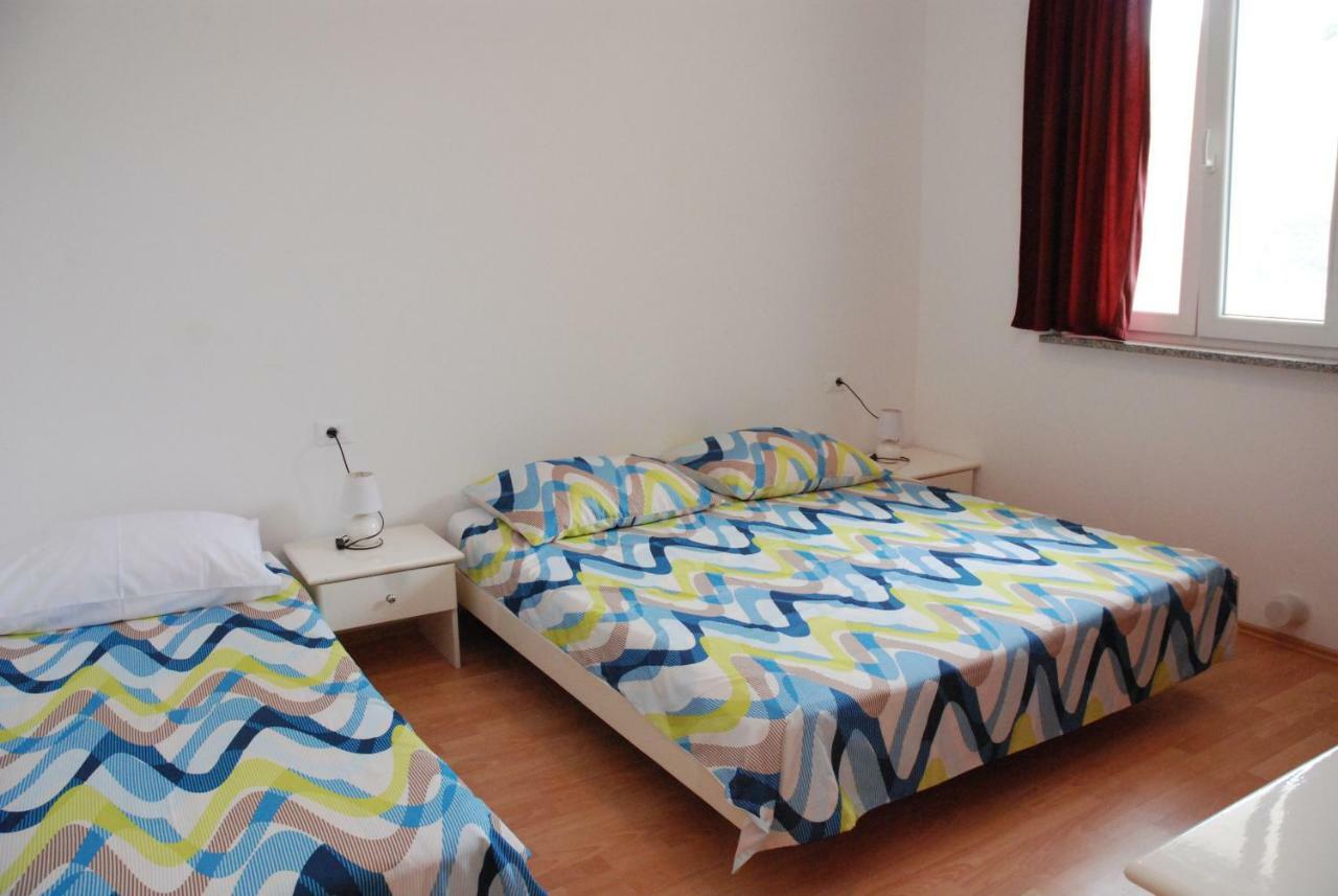 Apartmani Radin Rosini Luaran gambar